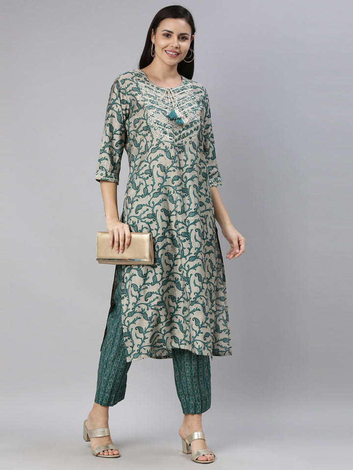Neerus Green modal printed kurti - detail view 2