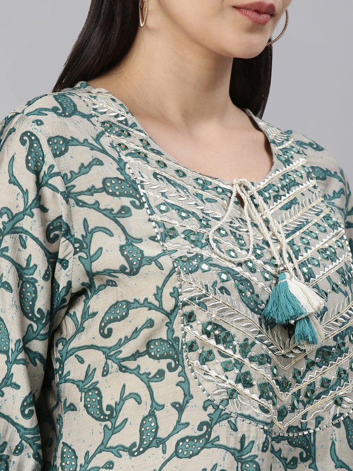Neerus Green modal printed kurti - detail view 4