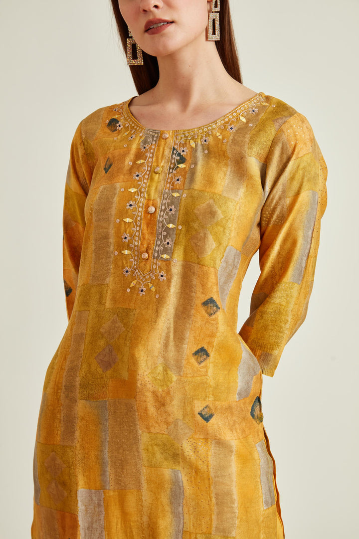 Neerus Yellow muslin mirror work kurta set - detail view 2