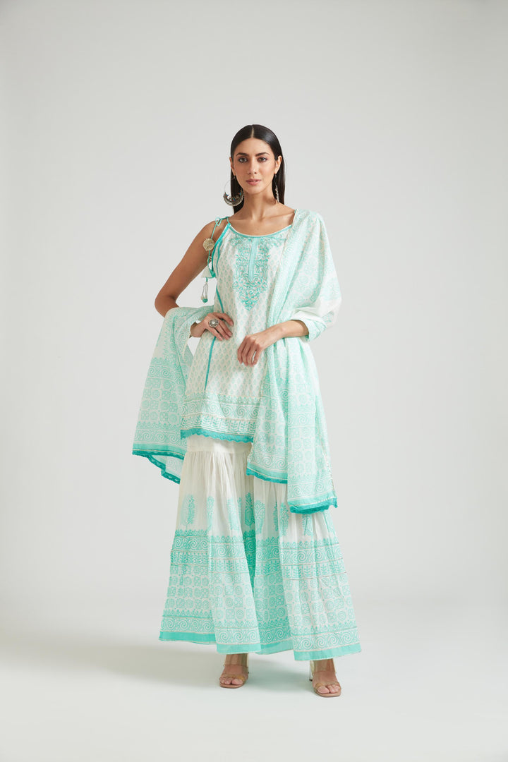 Neerus Green cotton printed kurta set salwar kameez - front view