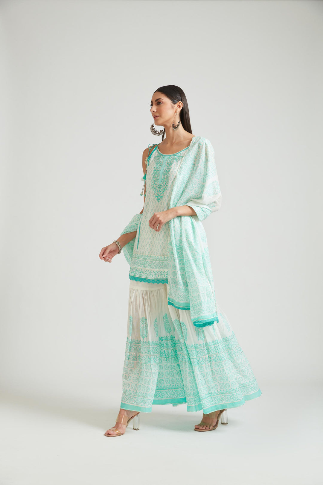 Neerus Green cotton printed kurta set salwar kameez - back view