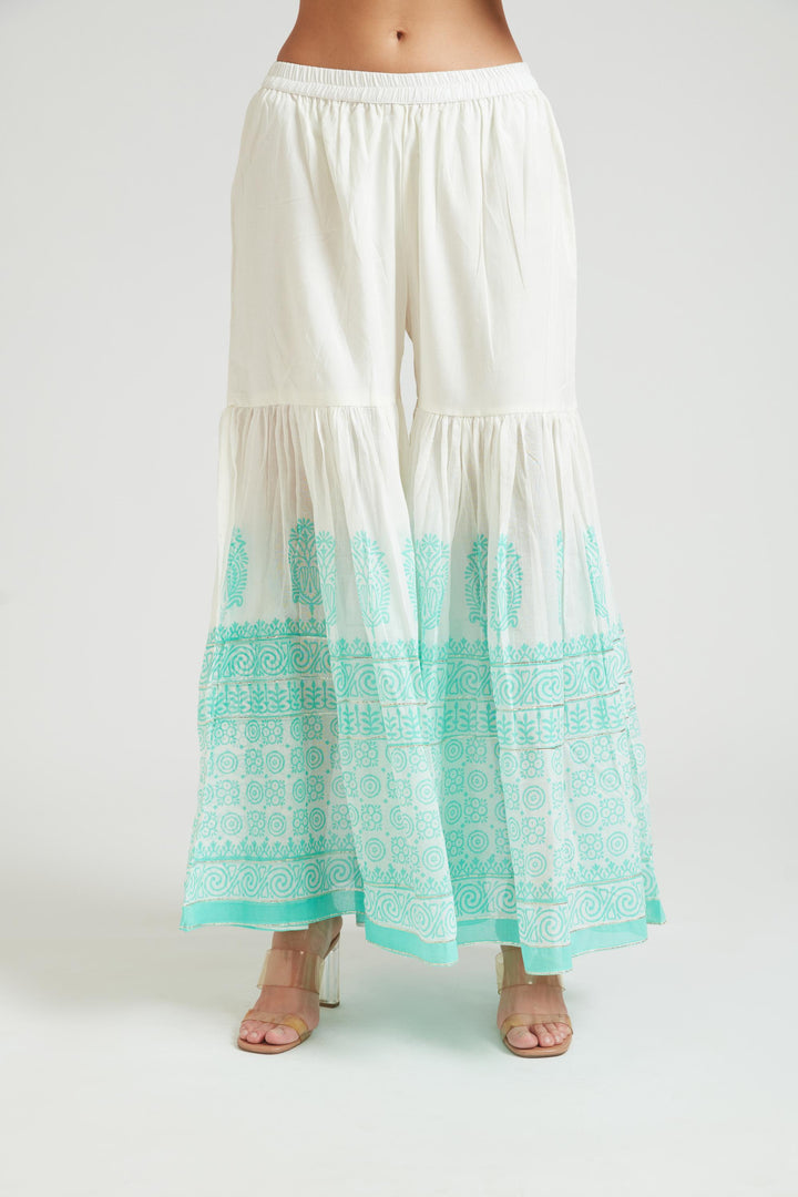 Neerus Green cotton printed kurta set salwar kameez - detail view 3