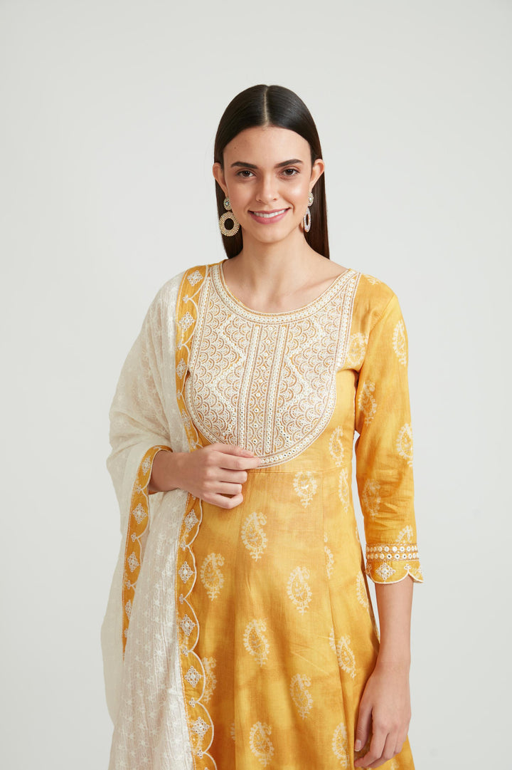 Neerus Yellow cotton kurta set - detail view 3