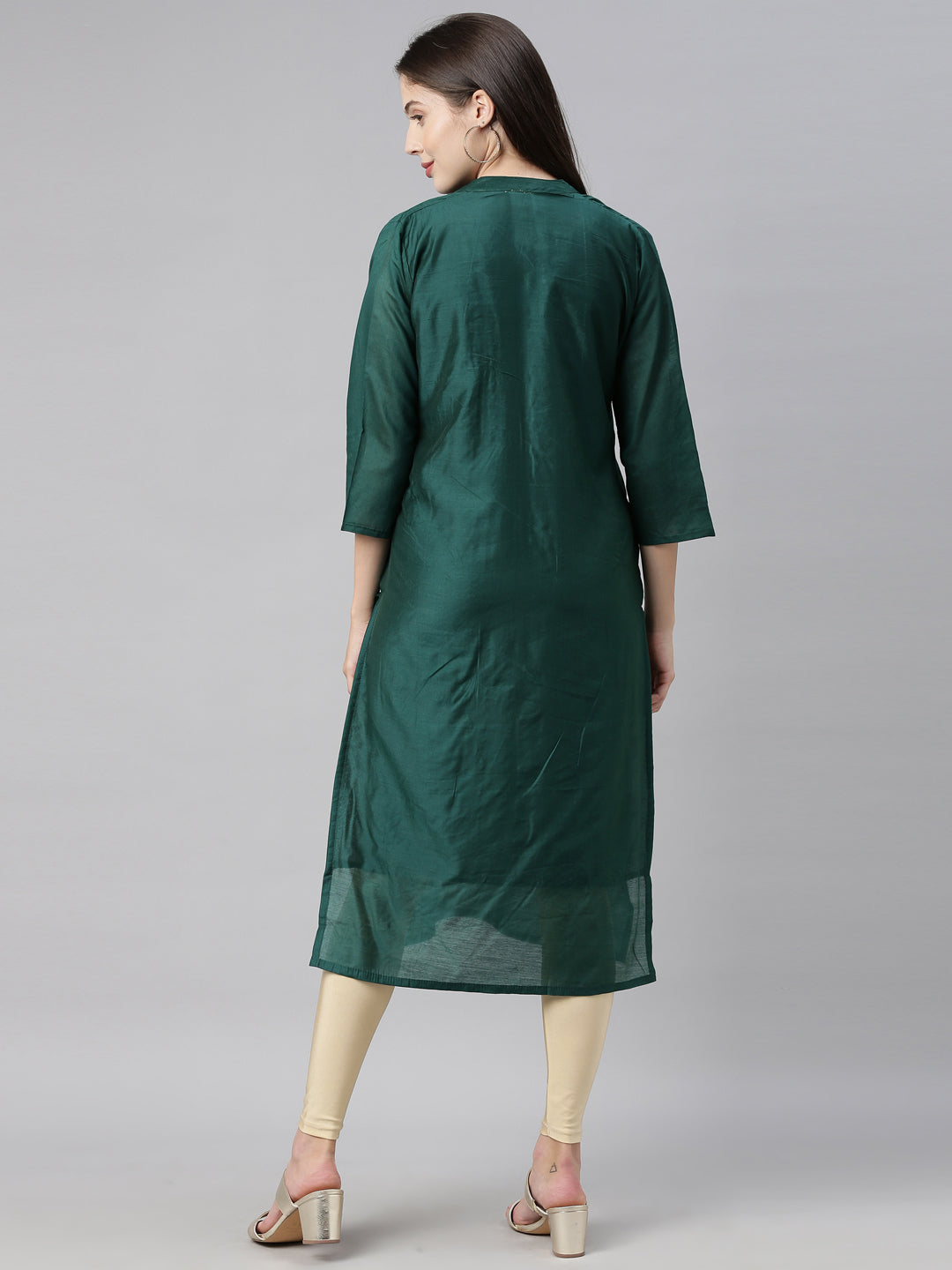 Neeru's Green Embellished Straight Kurta