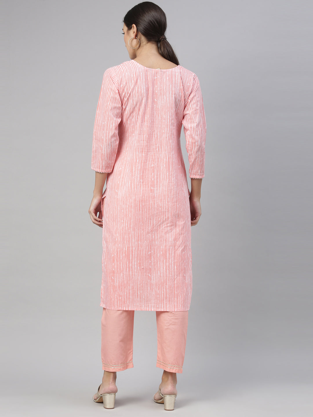 Neerus Pink cotton kurta set - detail view 4