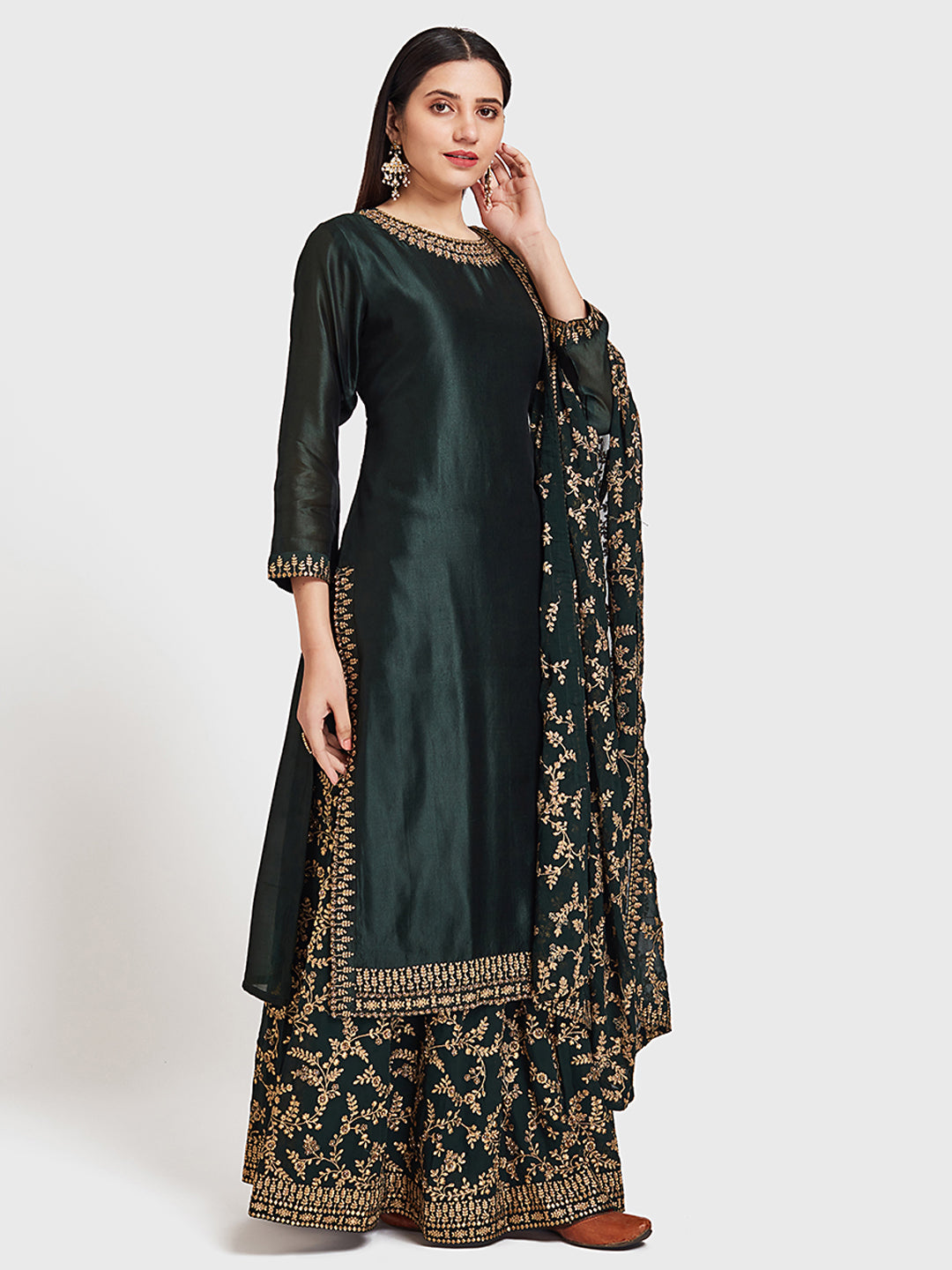 Neerus Green embellished zari kurta set with skirt and dupatta - front view