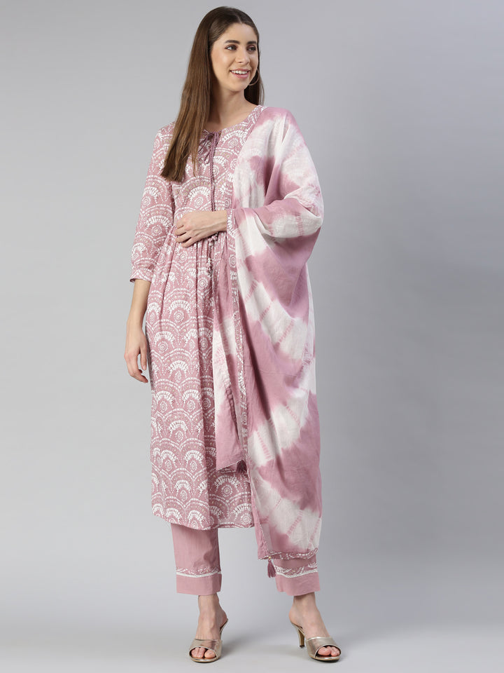 Neerus Pink solid straight kurta set with trouser and dupatta - detail view 2