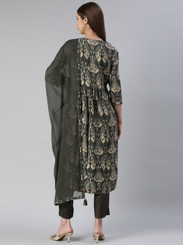 Neerus Green Rayon Embroidered Kurta Set - side view