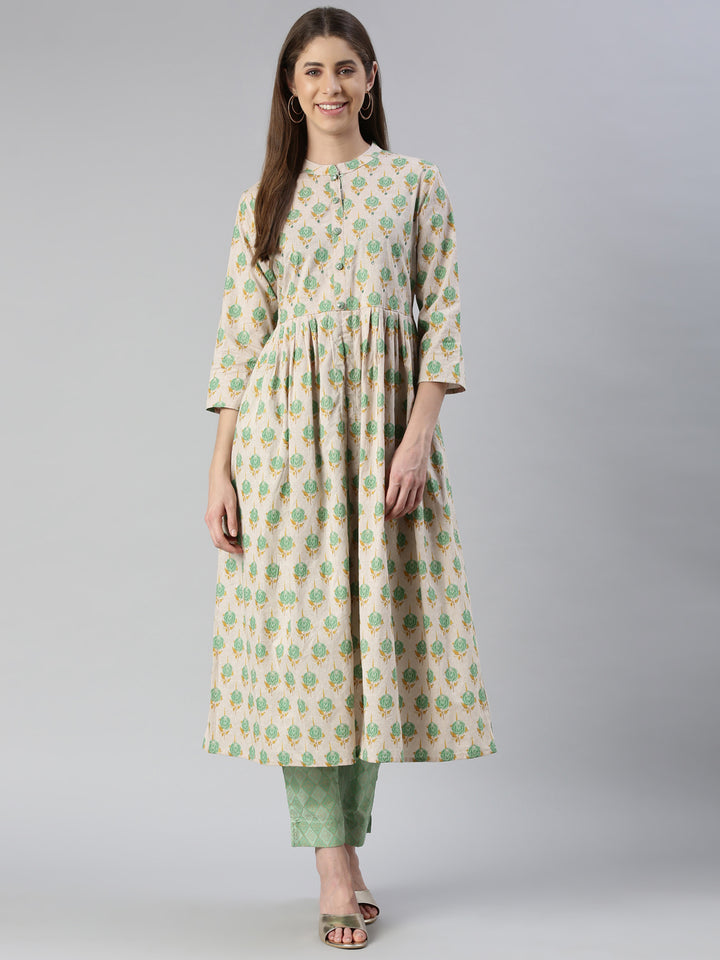 Neerus Green cotton printed kurta set with trousers - detail view 2
