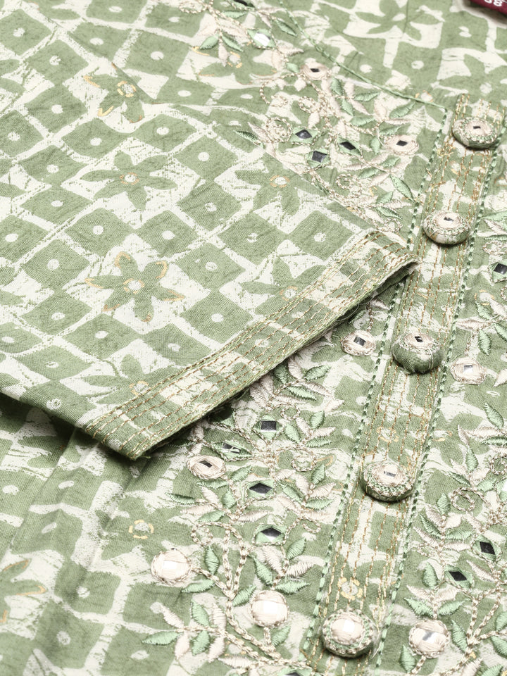 Neerus Green printed kurta set with trouser - detail view 2