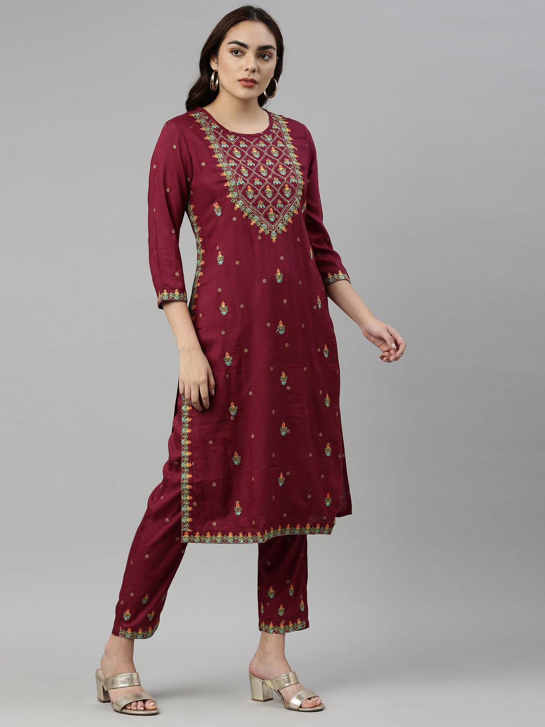 Neerus Maroon rayon solid kurta with trouser - side view