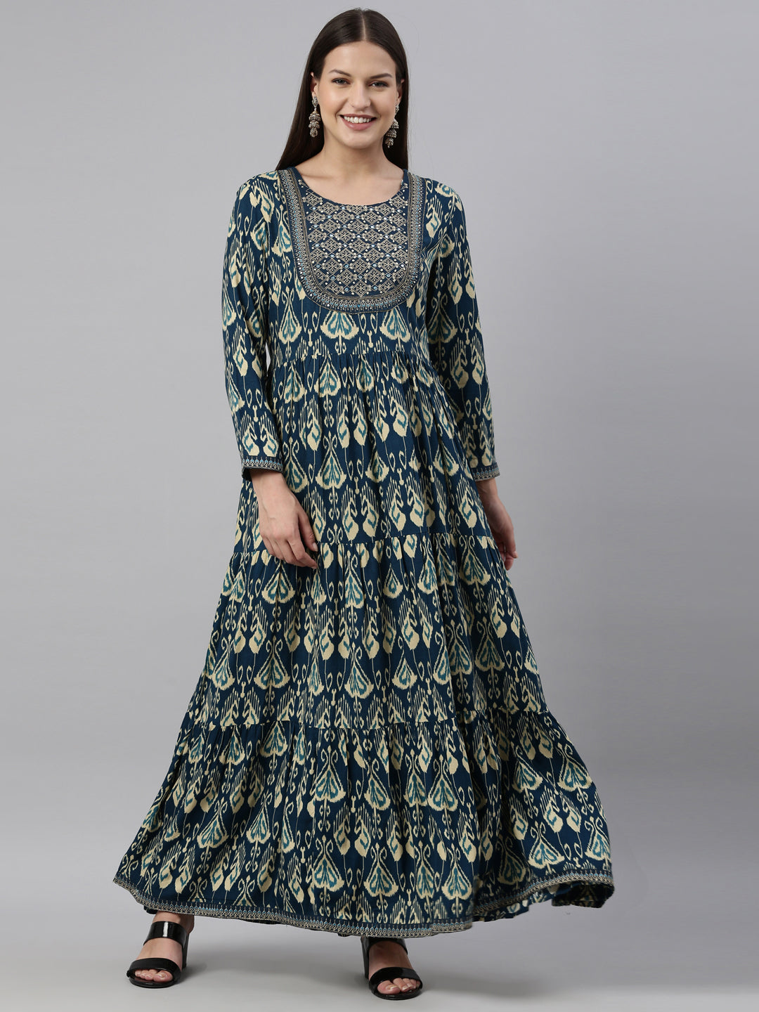 Neerus Green rayon solid kurti - detail view 6