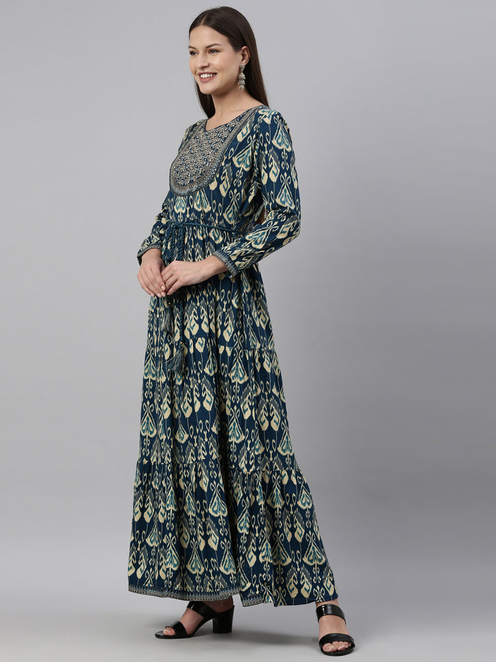 Neerus Green rayon solid kurti - side view