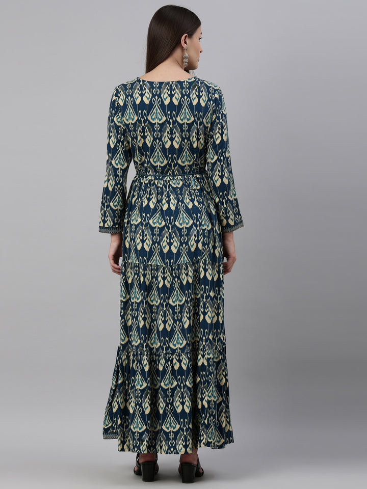 Neerus Green rayon solid kurti - detail view 2