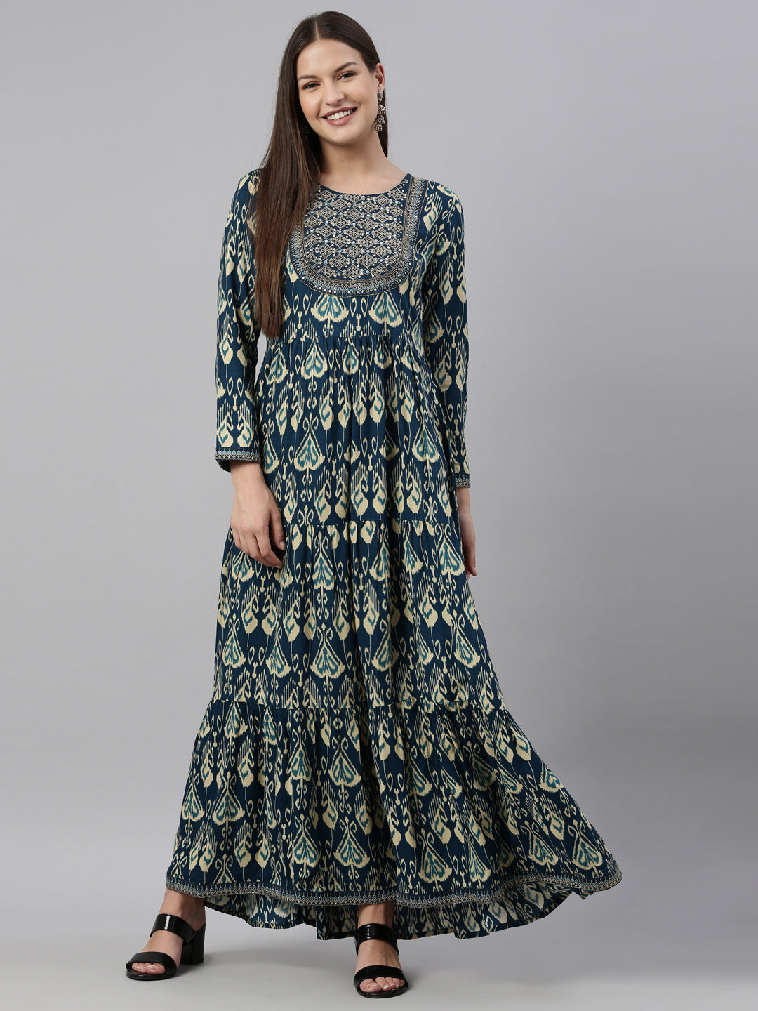 Neerus Green rayon solid kurti - detail view 3