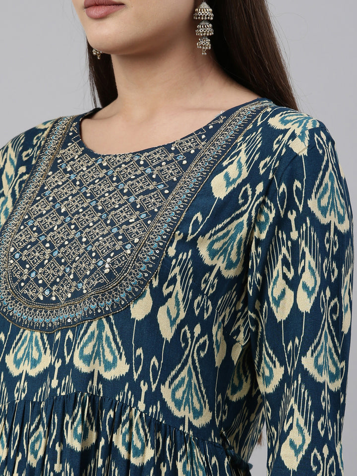 Neerus Green rayon solid kurti - detail view 5