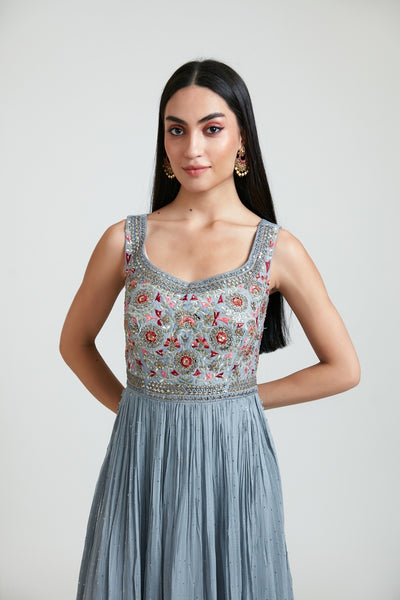 Neeru's Women Georgette Grey Kurta Set