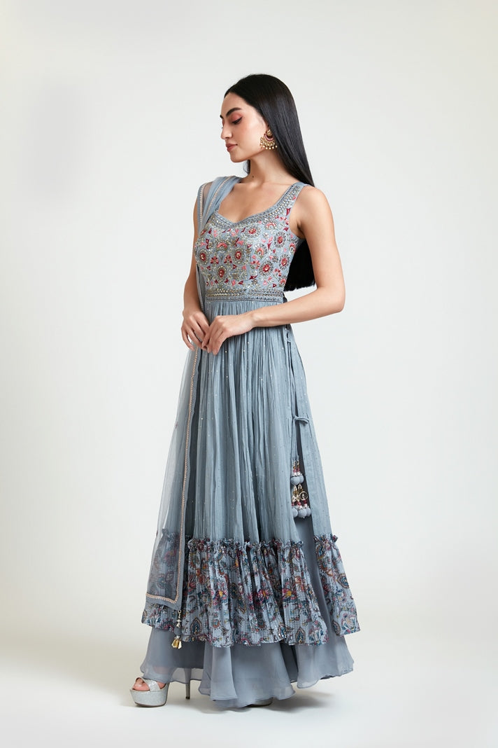 Neerus Grey georgette embroidered kurta set - back view