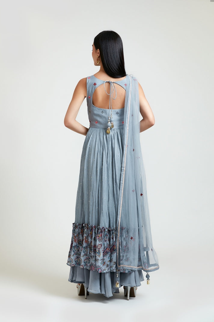 Neerus Grey georgette embroidered kurta set - side view