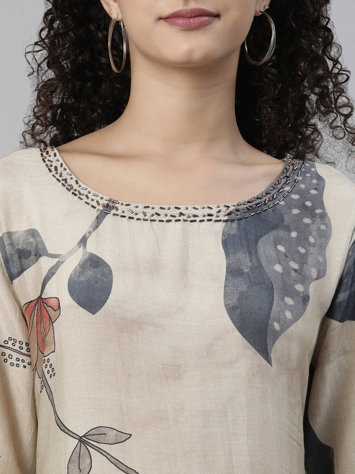 Neerus Beige cotton printed kurta set with trousers - detail view 1