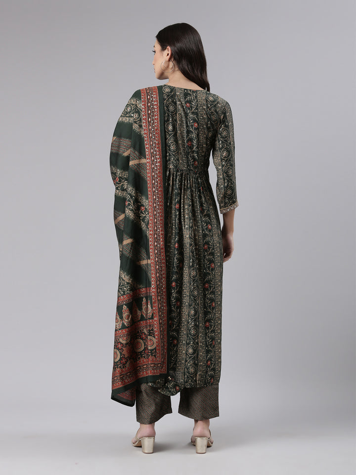 Neerus Green printed kurta set with trousers and dupatta - side view