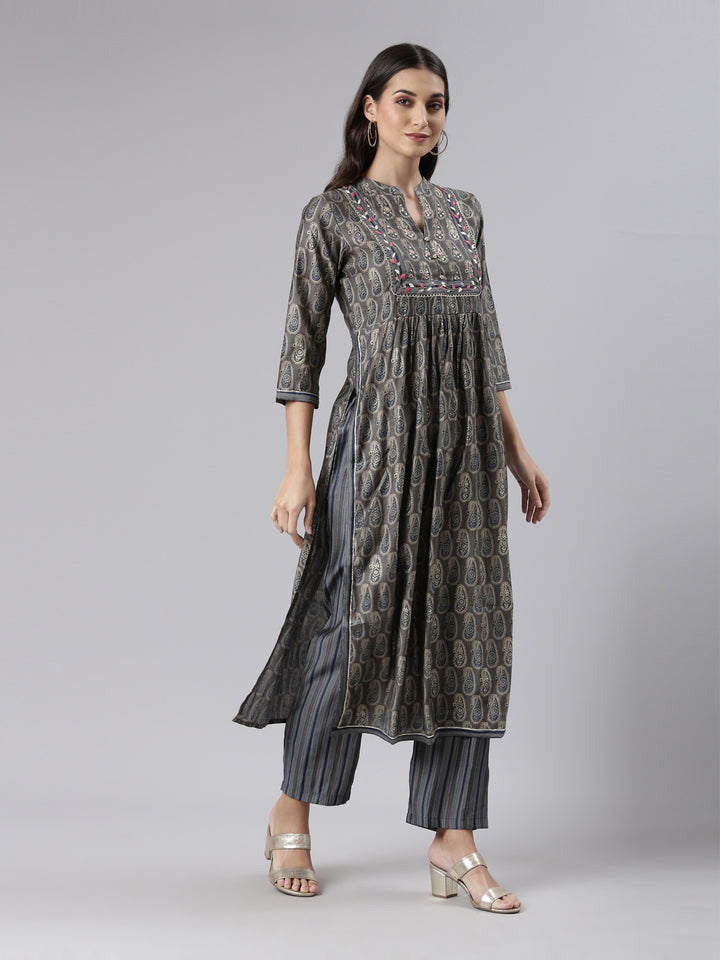 Neerus Grey cotton printed kurta set with trouser and dupatta - back view