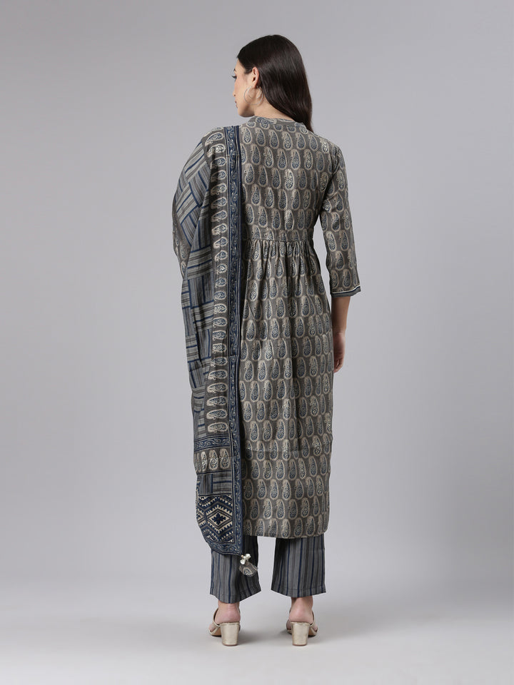 Neerus Grey cotton printed kurta set with trouser and dupatta - side view