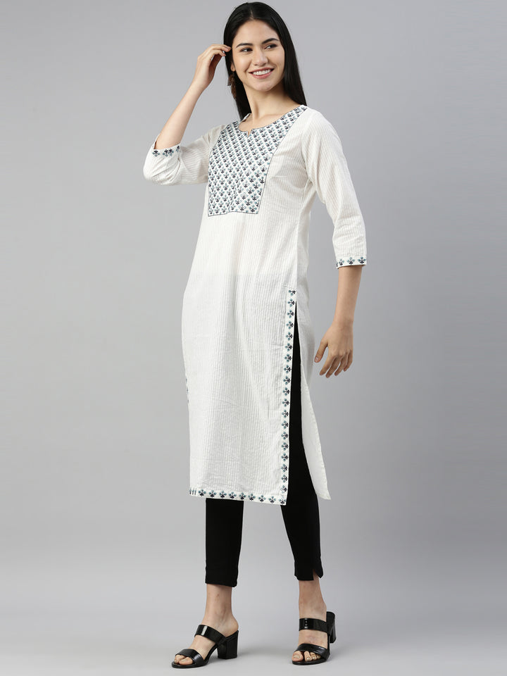 Neerus White cotton solid kurta - back view