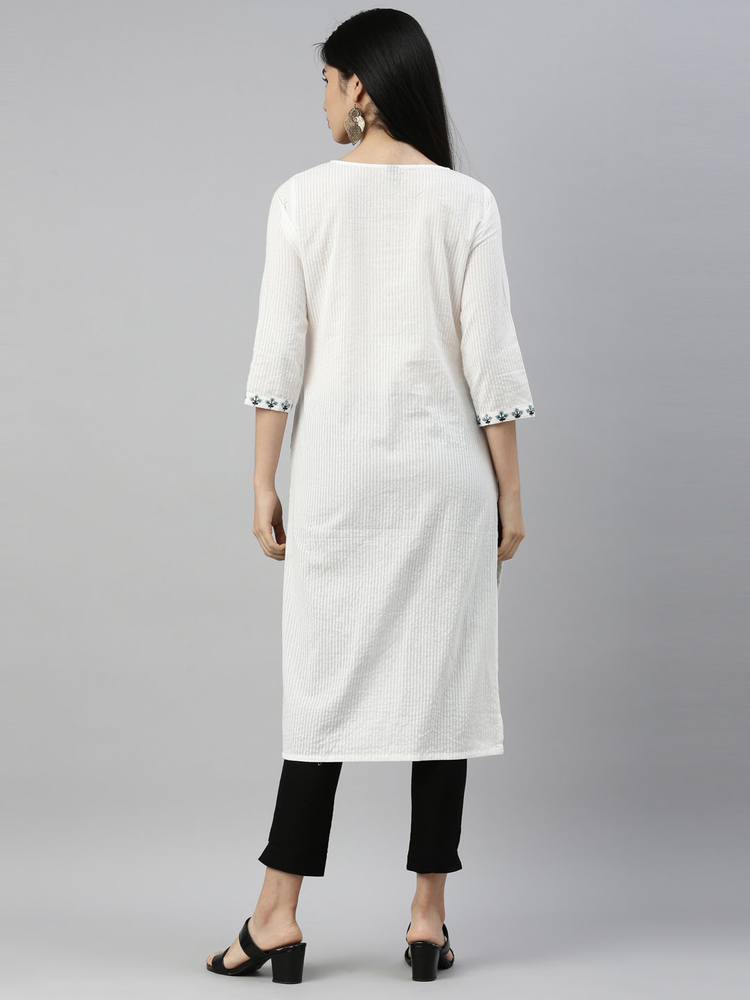 Neerus White cotton solid kurta - detail view 1