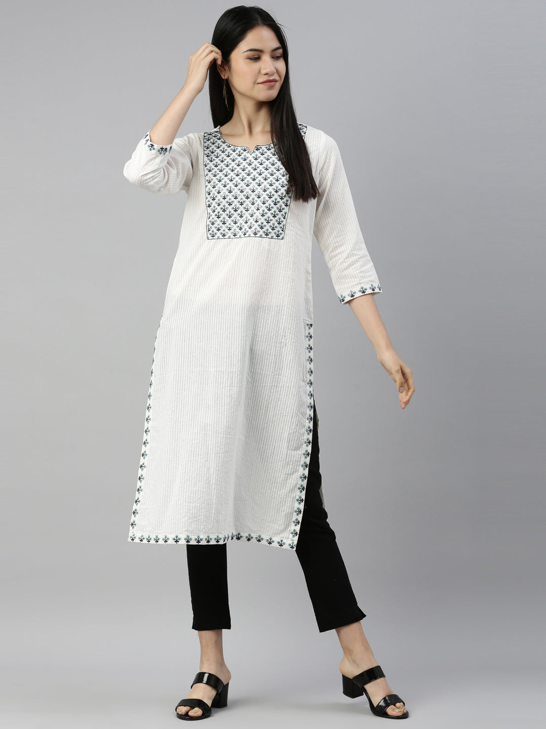 Neerus White cotton solid kurta - detail view 2