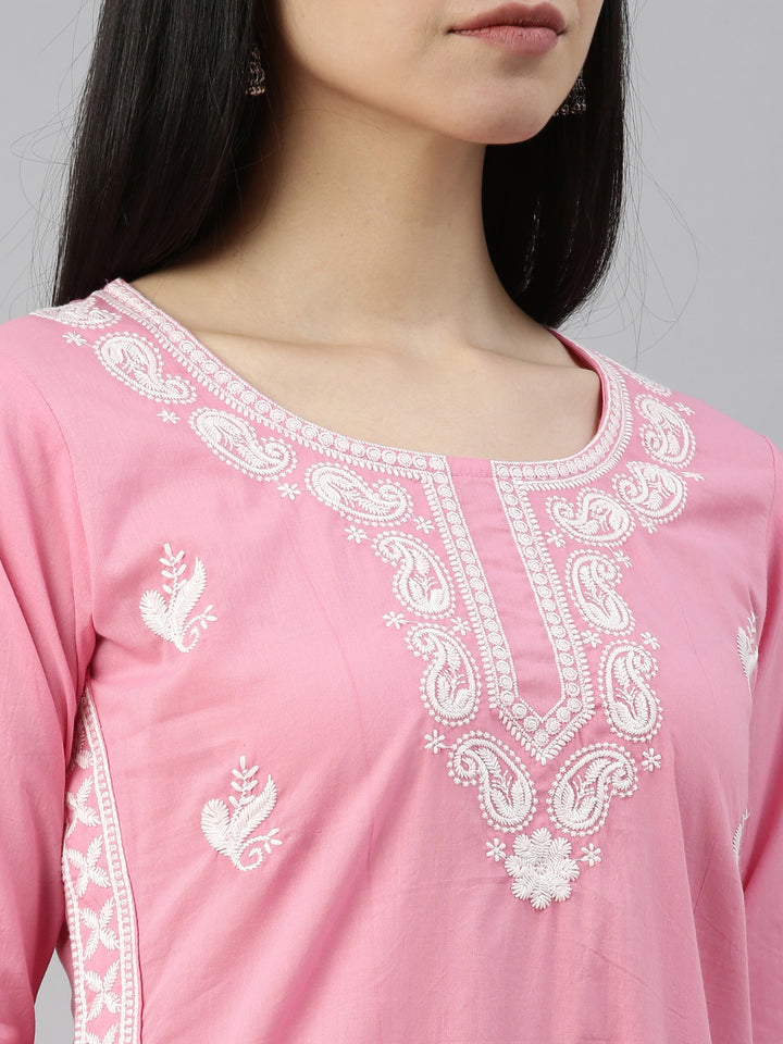 Neerus Pink cotton solid kurta - detail view 5