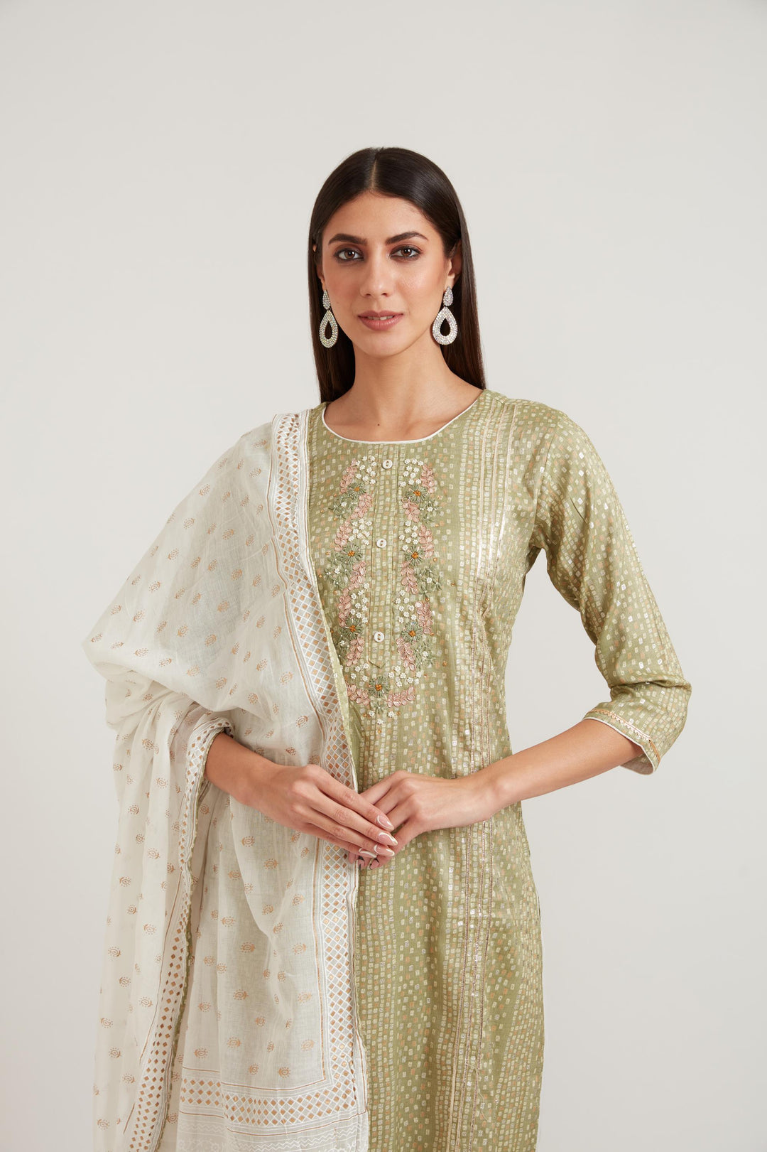 Neerus Green cotton printed suit set - back view