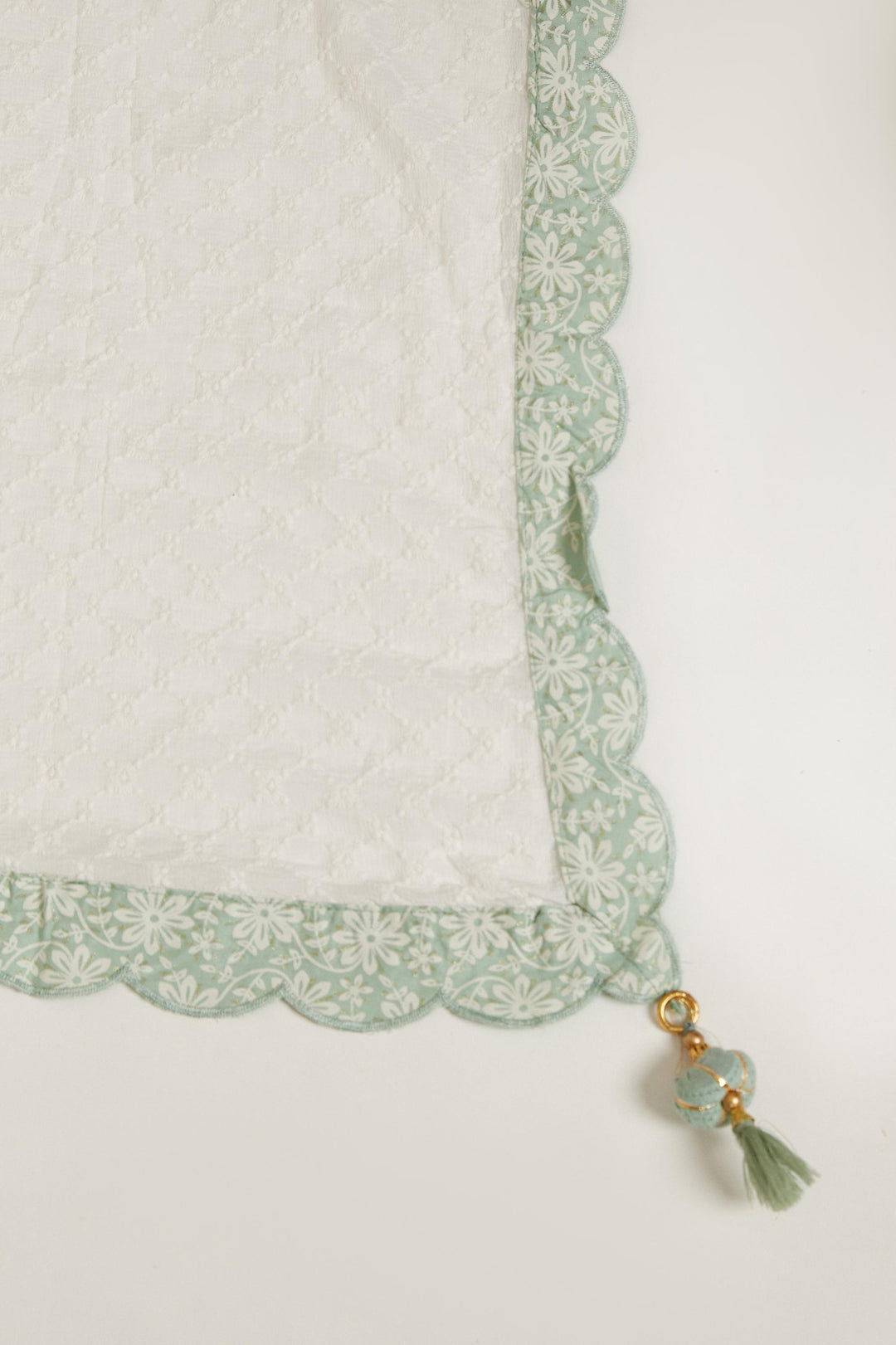 Neerus Green cotton printed suit set - detail view 4
