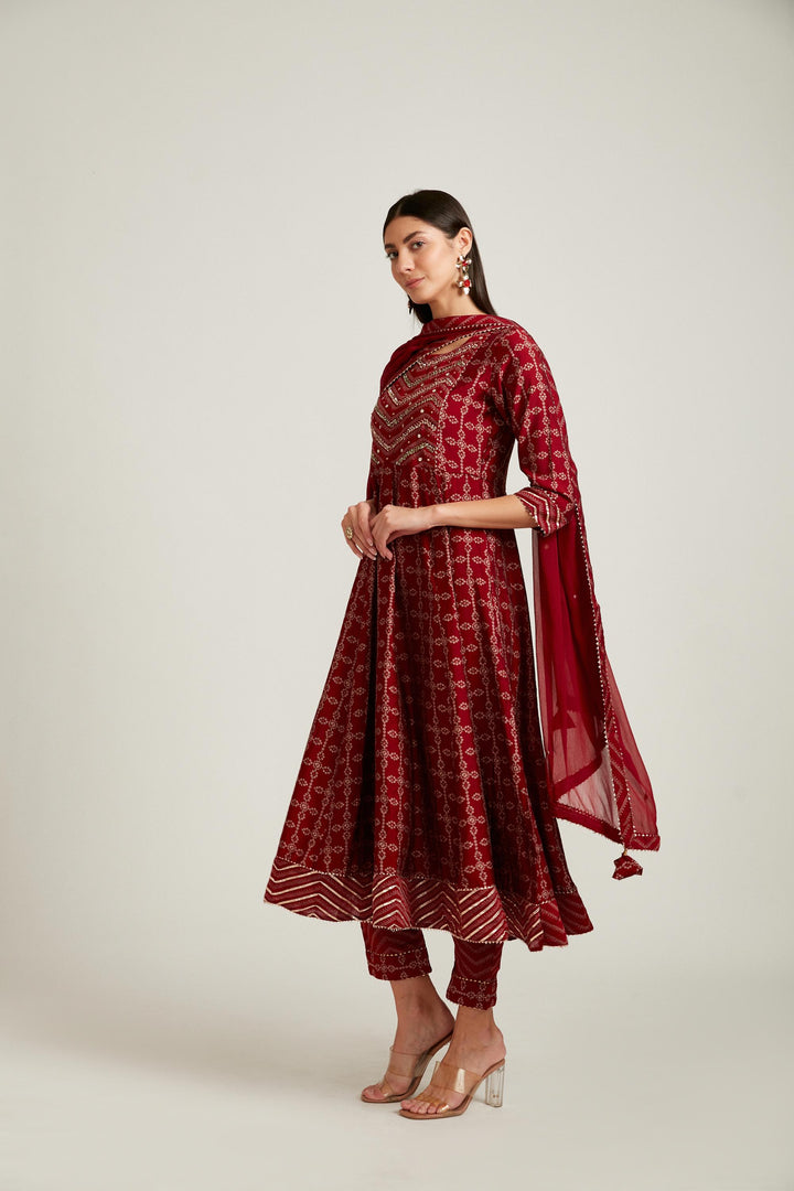 Neerus Maroon modal printed suit set - front view