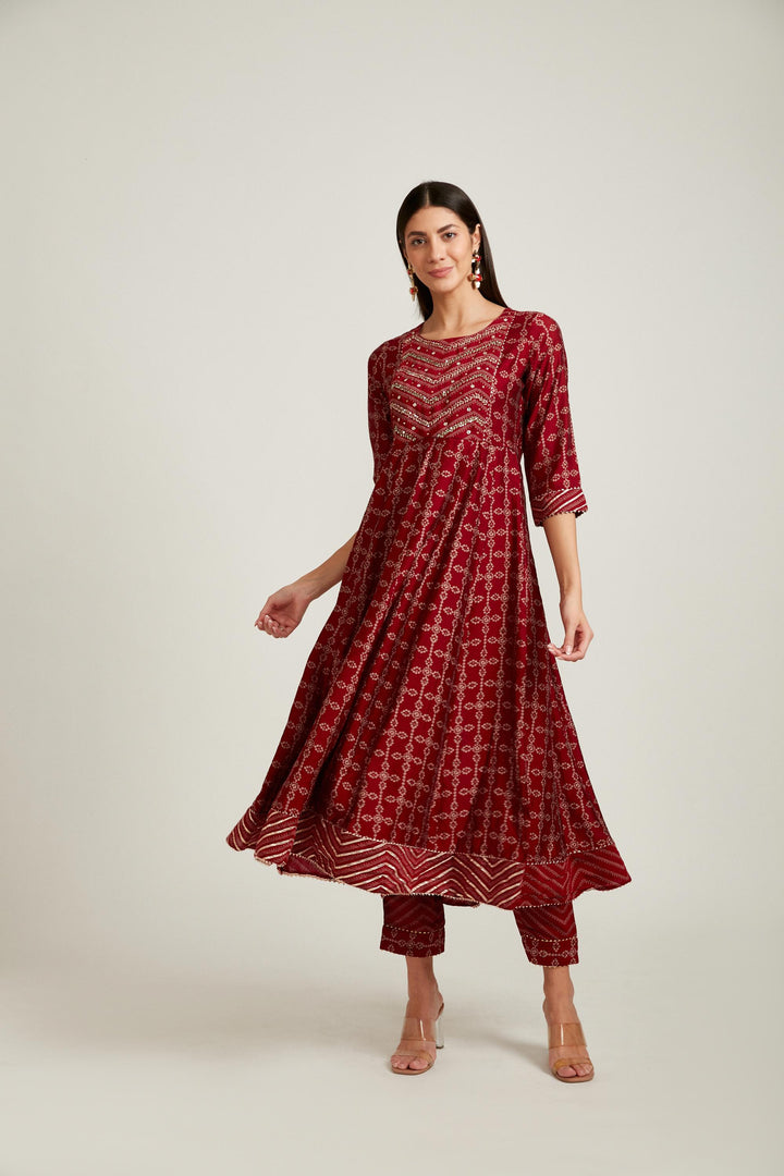 Neerus Maroon modal printed suit set - side view