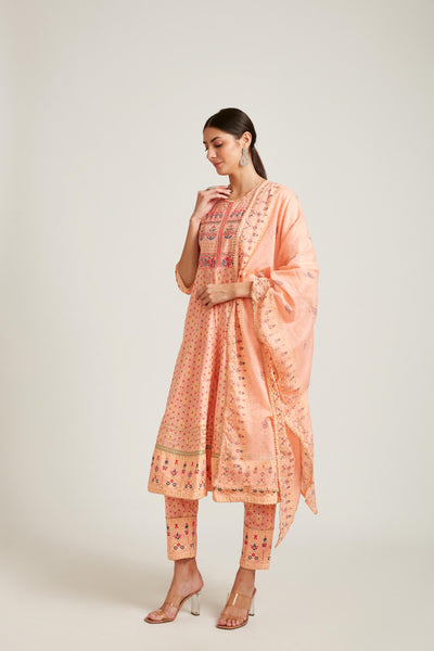 Neeru's Peach Color Cotton Fabric Kurta Set