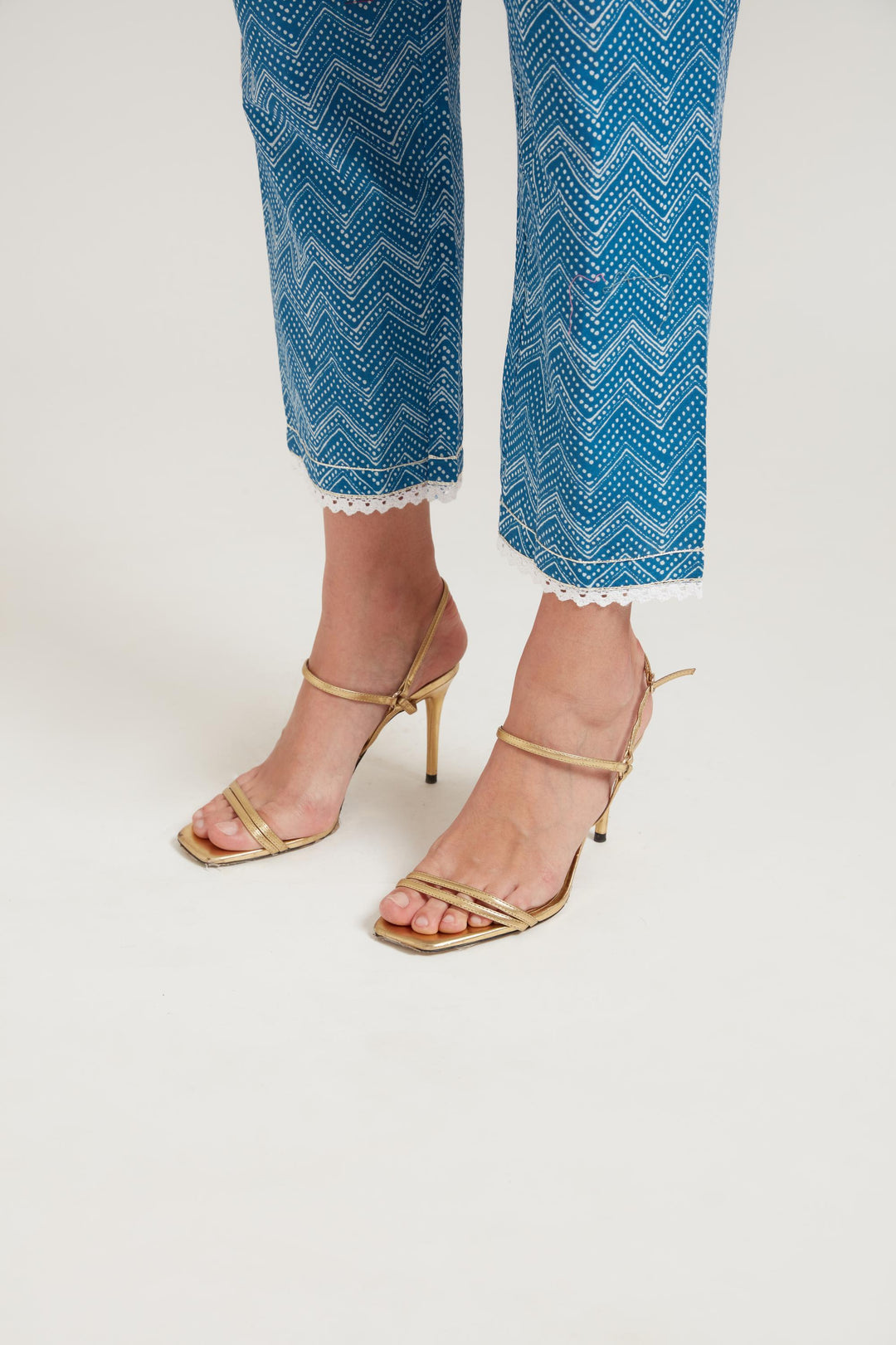 Neerus Blue cotton printed suit set - detail view 4