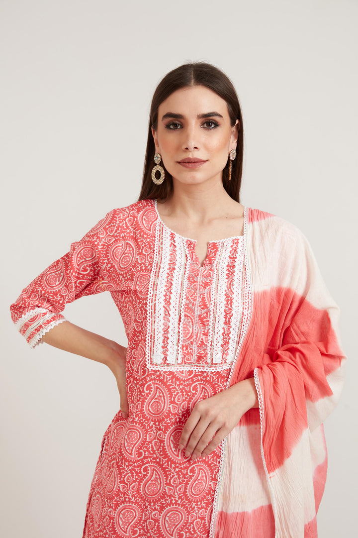 Neerus Pink cotton printed suit set - back view