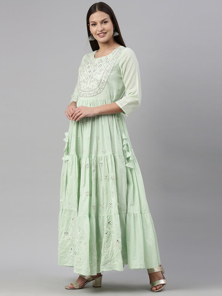 Neerus Green cotton solid kurti - side view