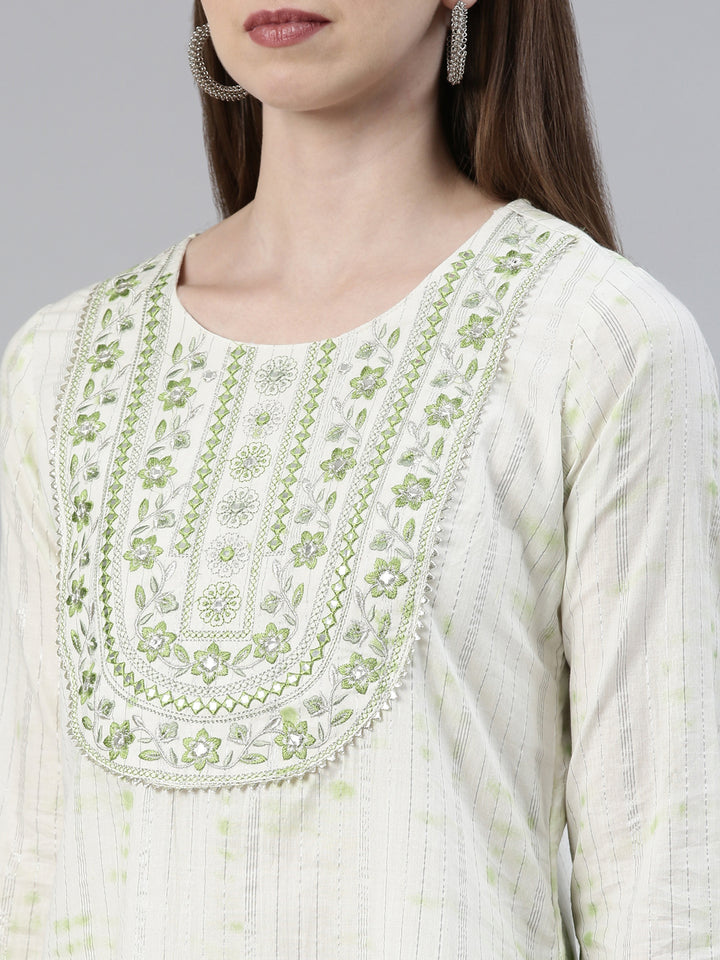 Neerus Green cotton printed kurta set with trouser and dupatta - detail view 1