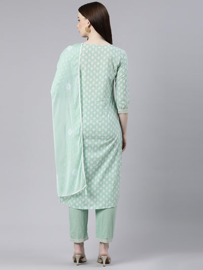 Neerus Green Regular Knee Length Printed Kurta Solid Trousers With Dupatta