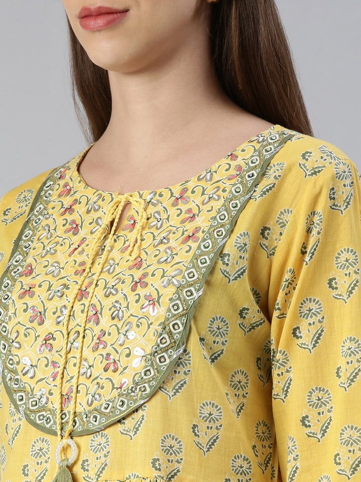 Neerus Yellow printed kurta set with trouser and dupatta - detail view 1