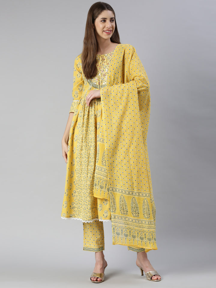 Neerus Yellow printed kurta set with trouser and dupatta - detail view 2