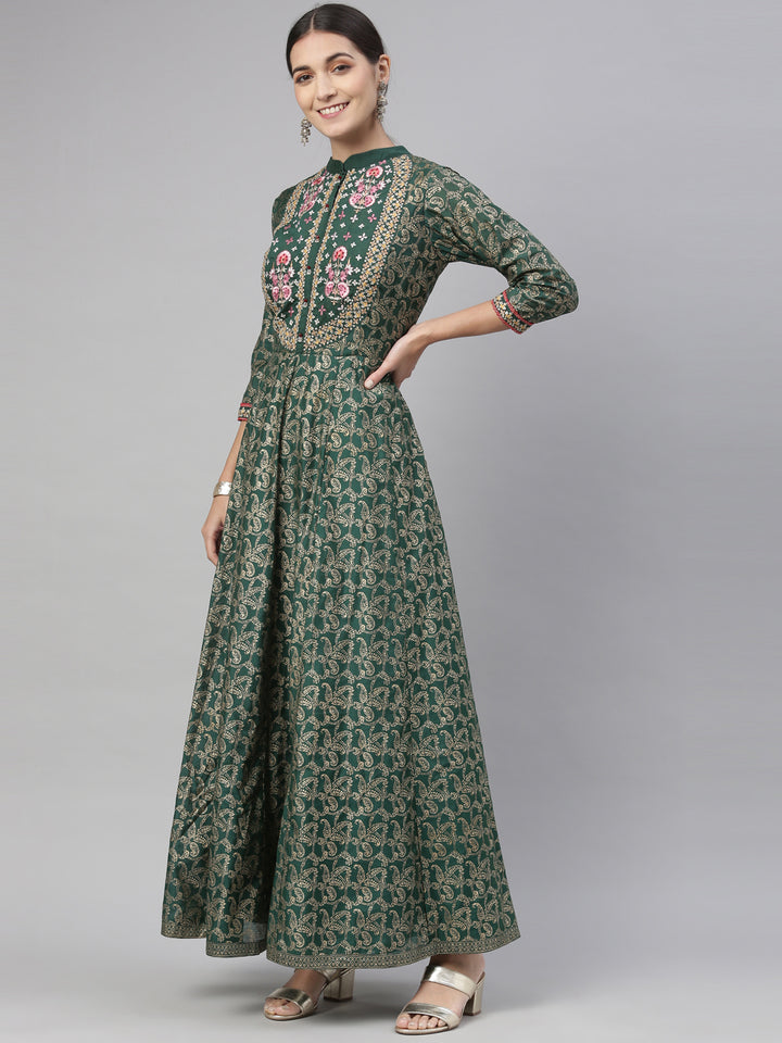 Neerus Green silk kurta set - detail view 4