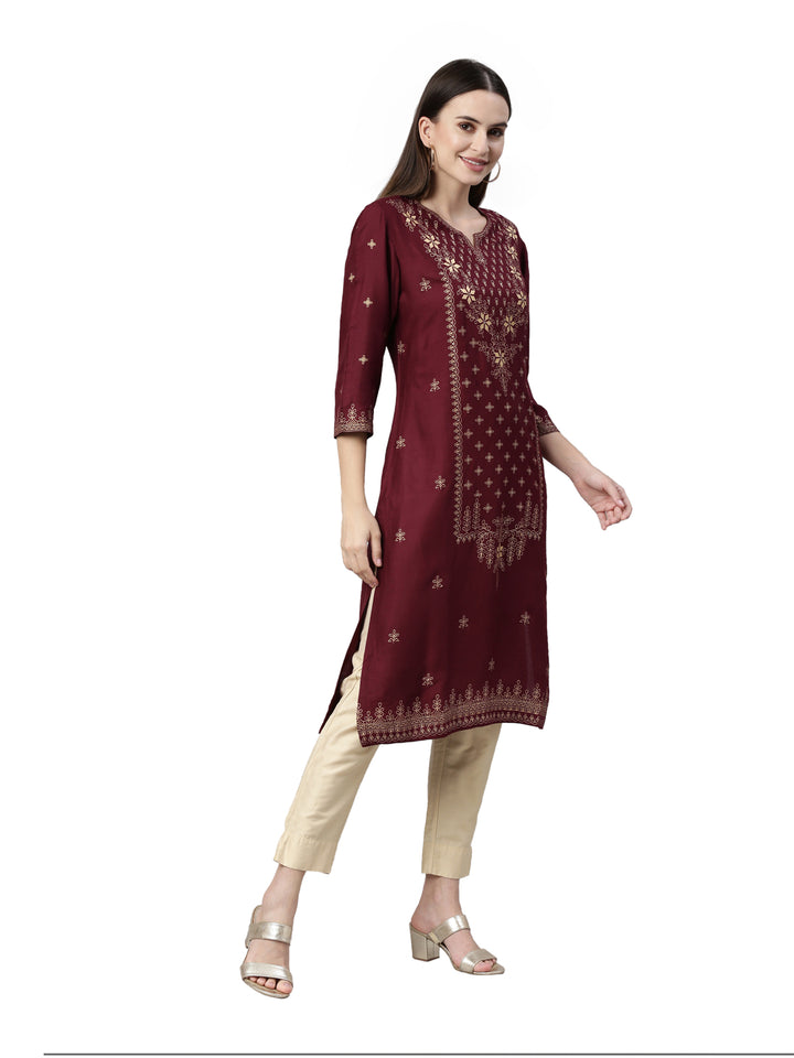 Neerus Maroon rayon straight kurta - detail view 1