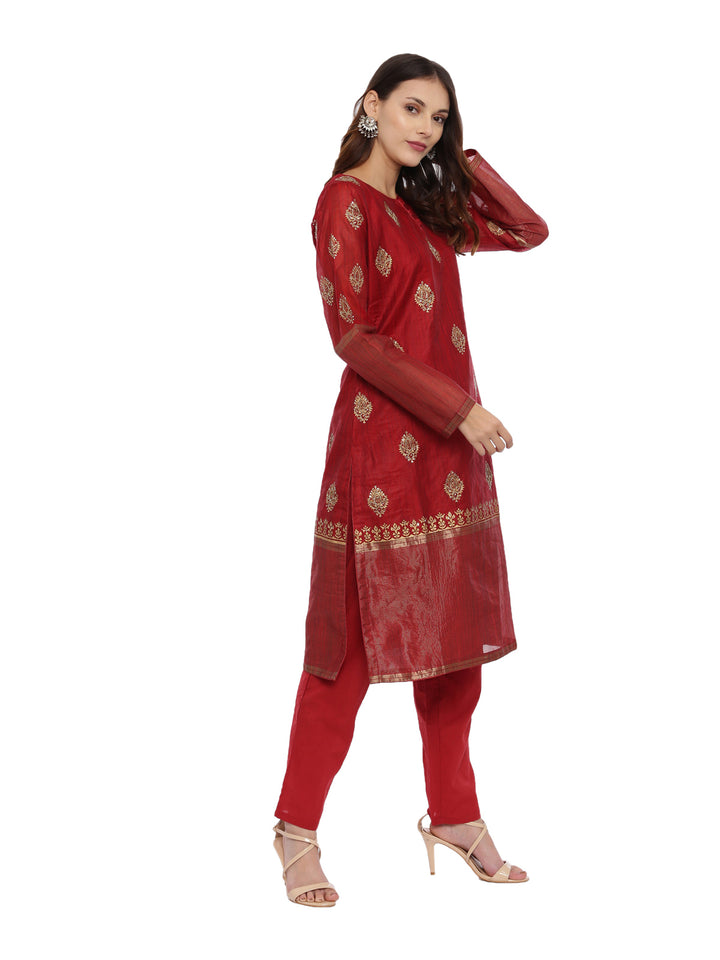 Neerus Maroon Embellished Kurta With Pant & Dupatta