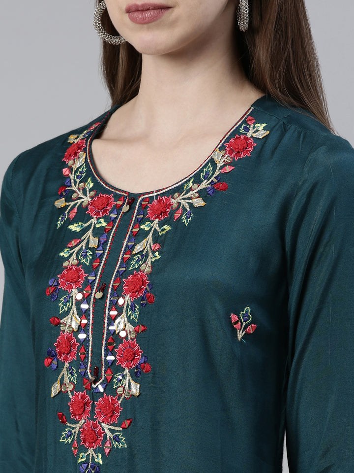 Neerus Green Straight Regular Shantoon Kurta