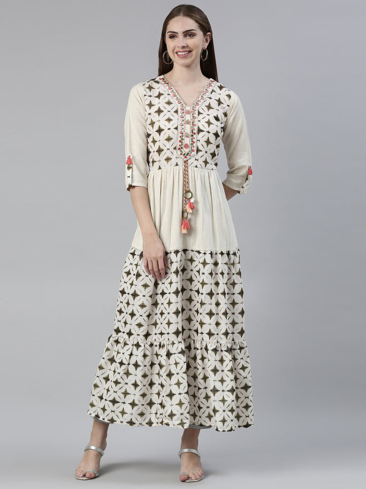 Neerus Green Straight Regular Viscose Rayon Kurtas