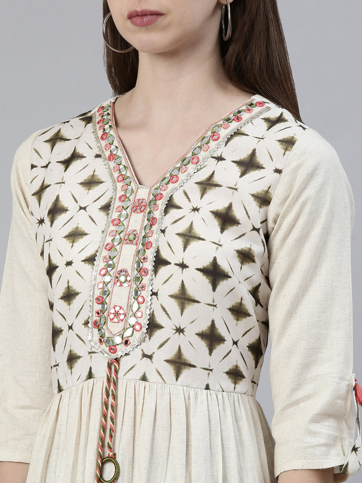 Neerus Green Straight Regular Viscose Rayon Kurtas