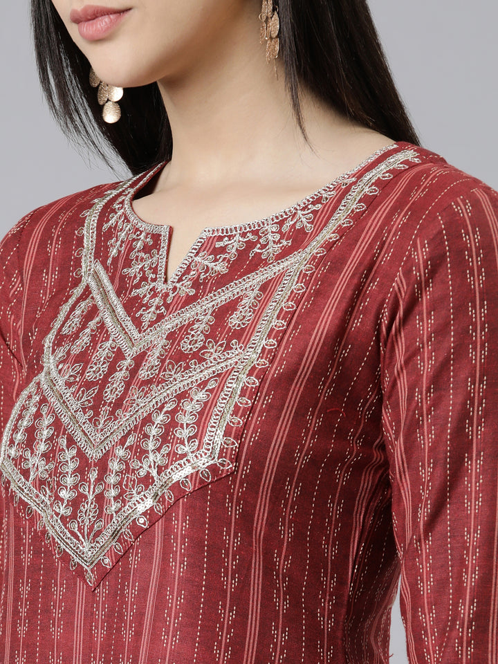 Neerus Maroon Straight Solid Cotton Kurtas
